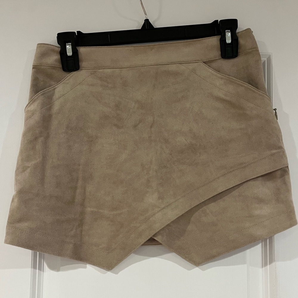 BCBGMaxazria Cream Suade Mini Pockets